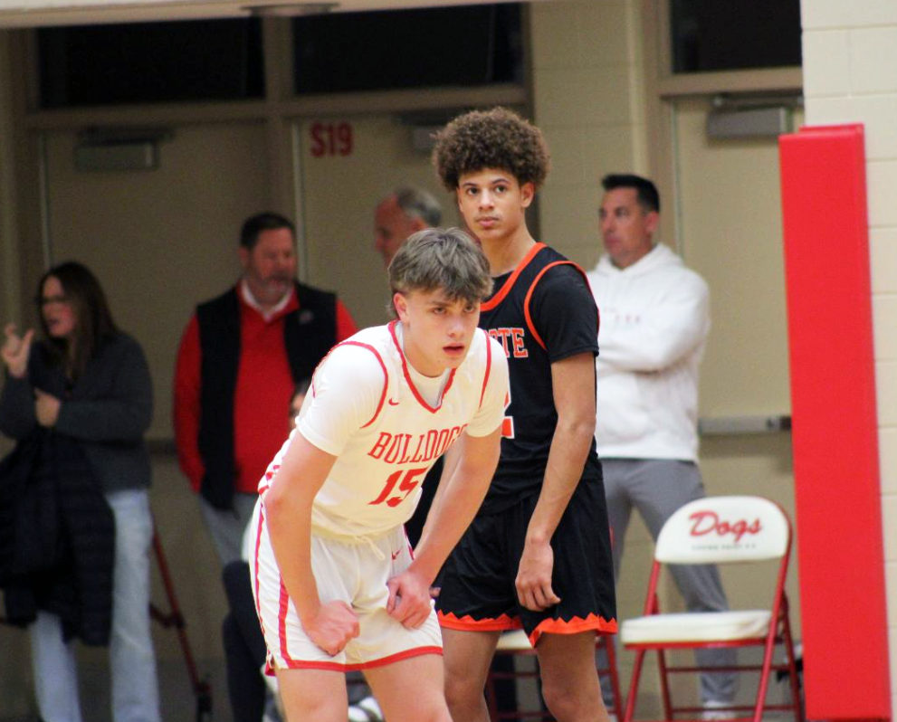 Quinn Kaufman (10) prepares himself before his teammate passes him the ball.