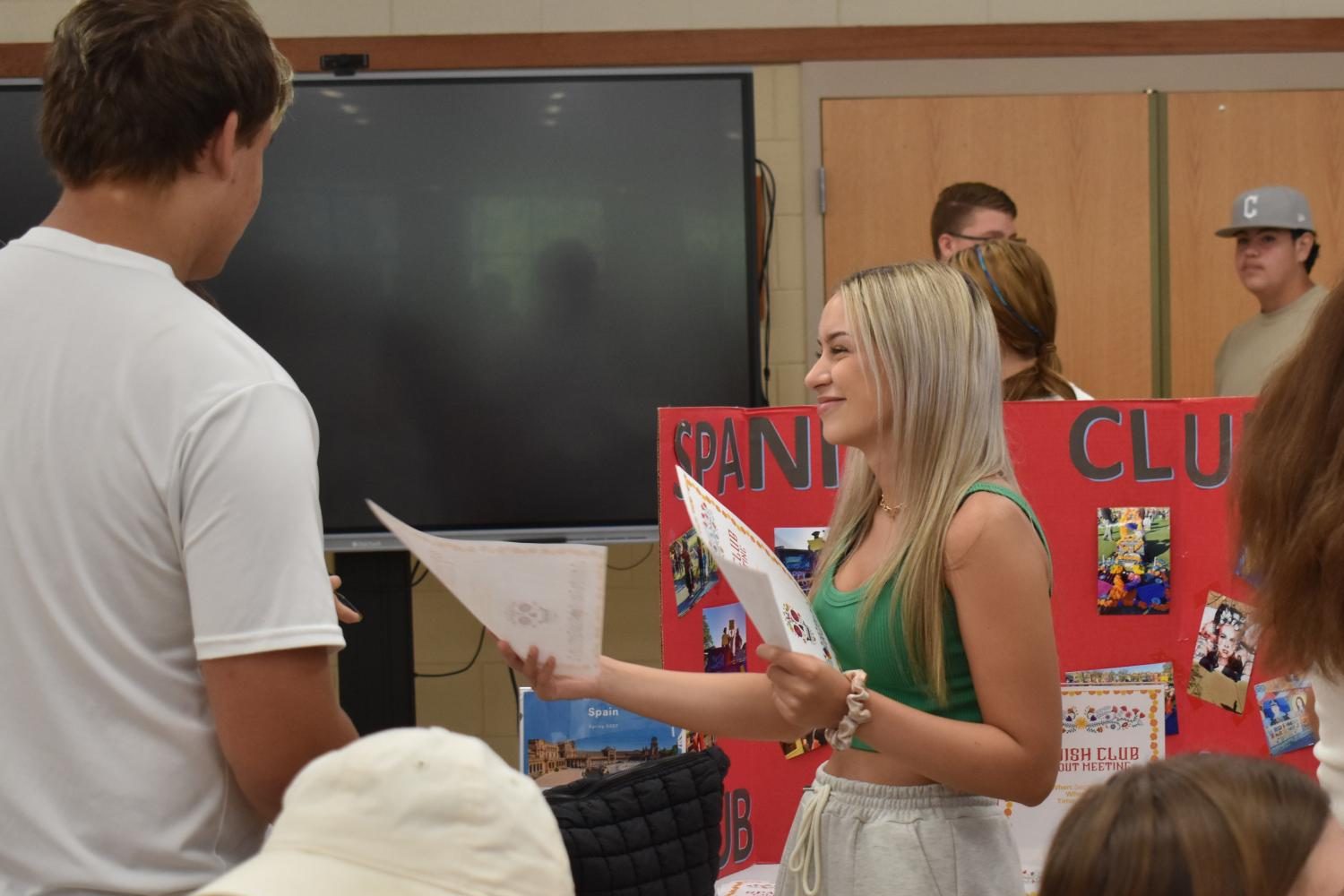 Freshmen Rush to be a Bulldog